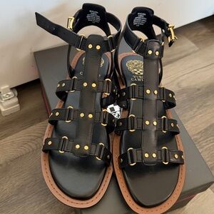 New ! Vince Camuto Black and Gold Sandals